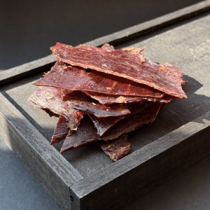 Jerky wołowina z likierem ziołowym 50 g.